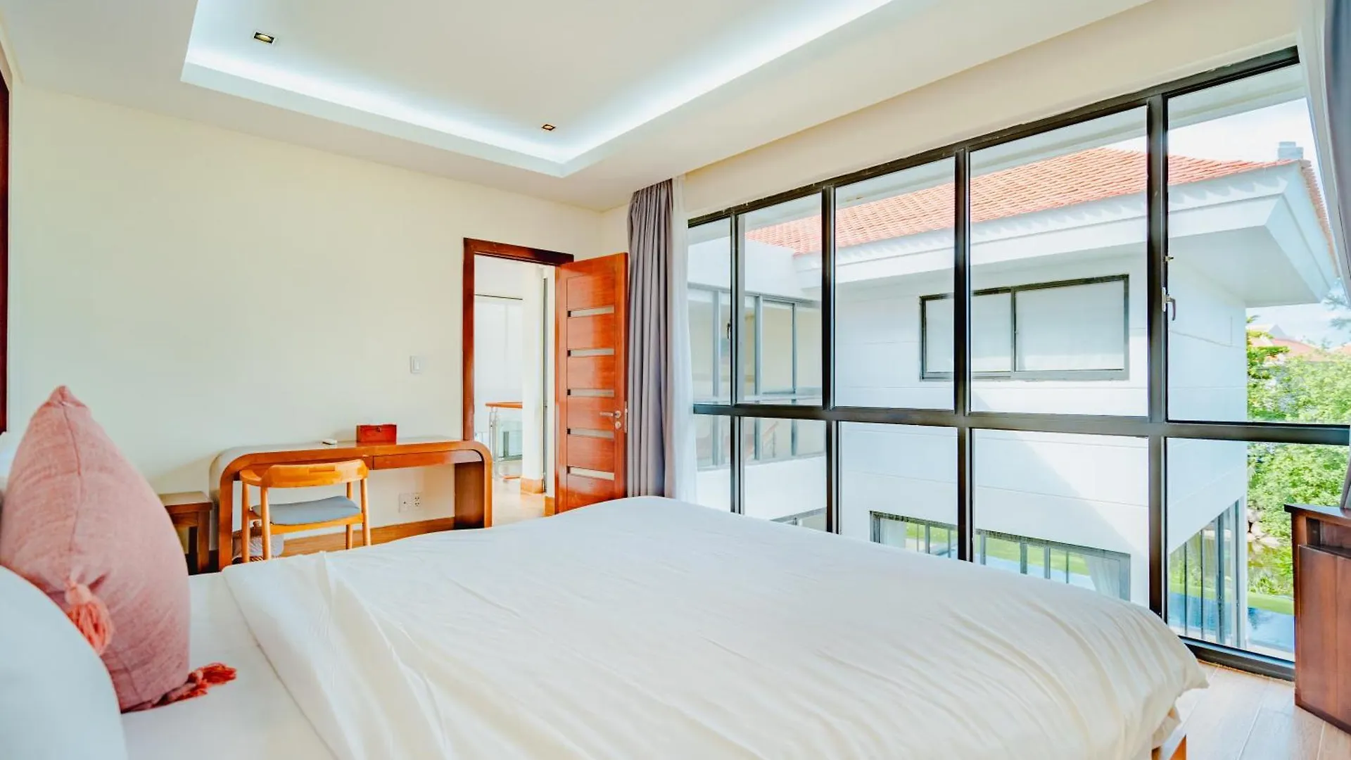 Ocean Villas Beach Resort Da Nang