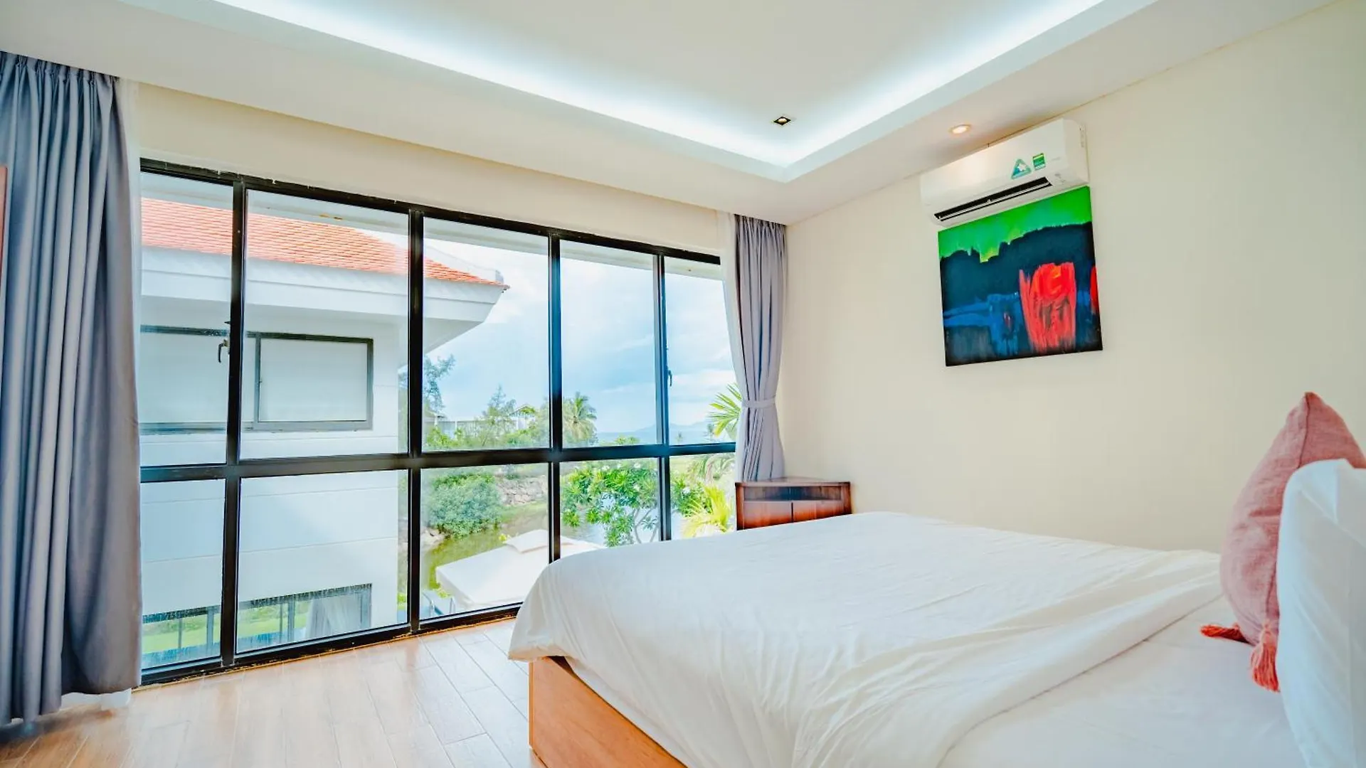 Ocean Villas Beach Resort Da Nang