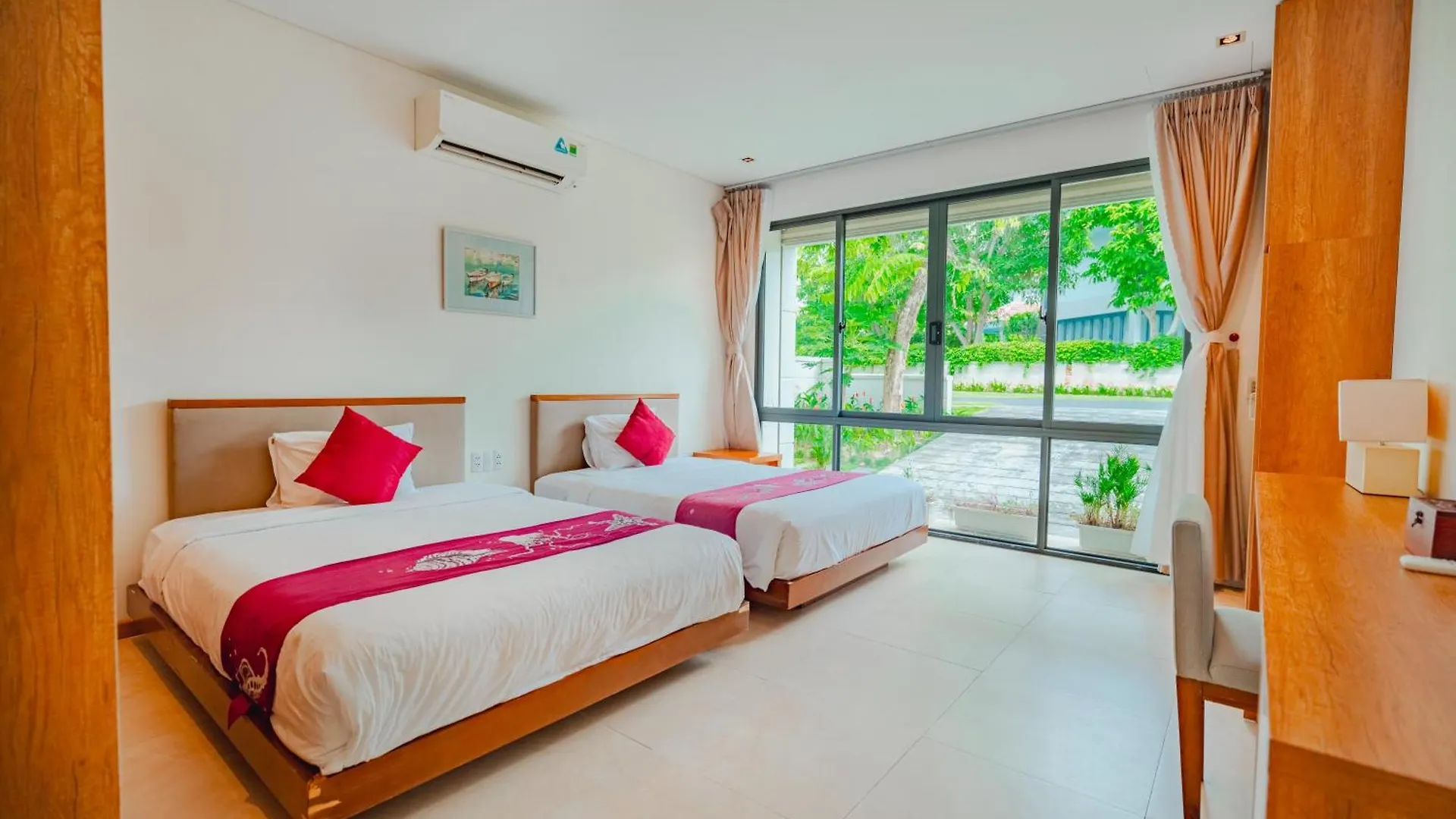 Ocean Villas Beach Resort Da Nang 0*,  Vietnam